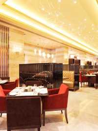 🏨✨ Wuhan Family Fun: Hotel with a Splash! 🌈👨‍👩‍👦