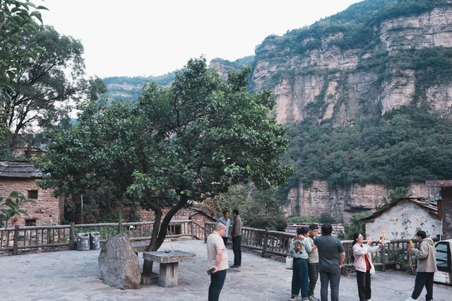 太行山深處的畫家村。