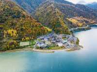 四川小眾紅葉秘境一藏在山裡的扒昔加古寨。