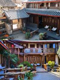 邂逅白沙古鎮，住進雪山下的雲舍客棧