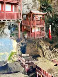 位於福州的東南懸空寺，承載着千年歷史滄桑