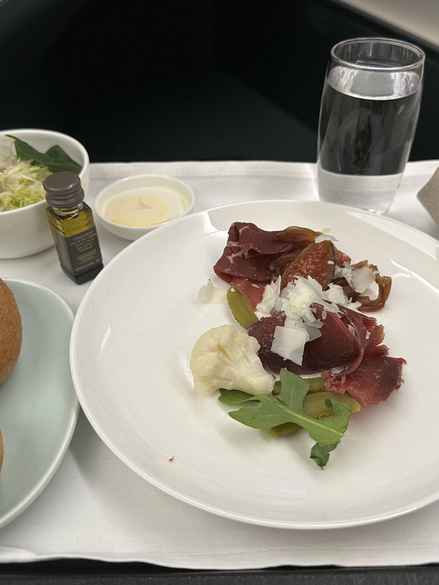  🛫香港機場國泰商務艙｜新加坡-香港飛行體驗
