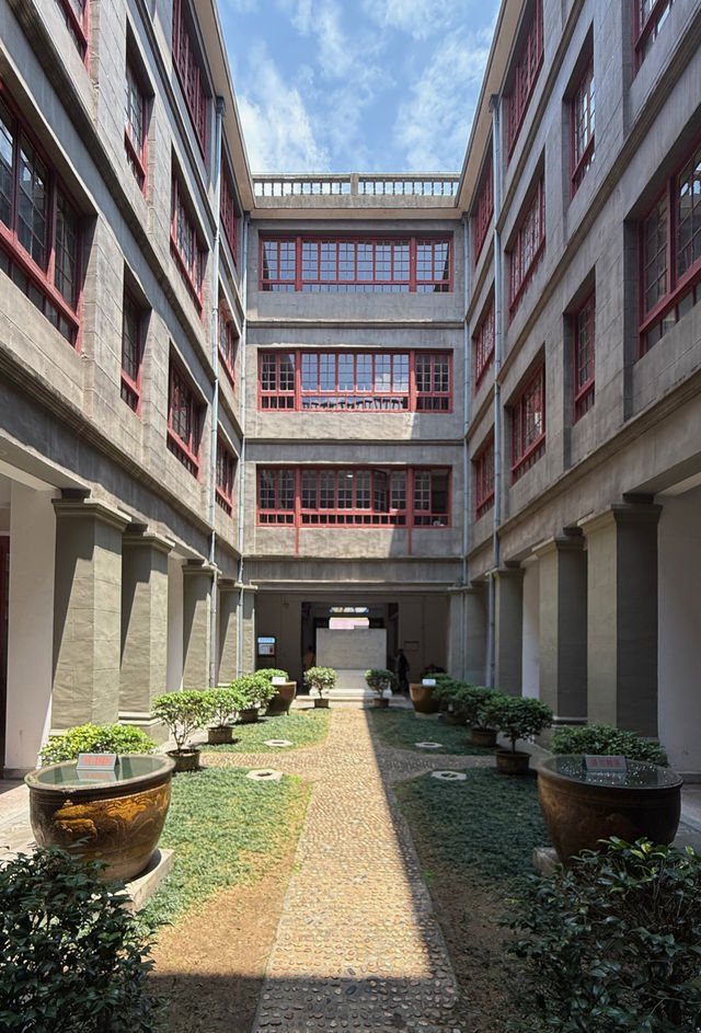 南昌百年建築，軍旗升起嘅地方！