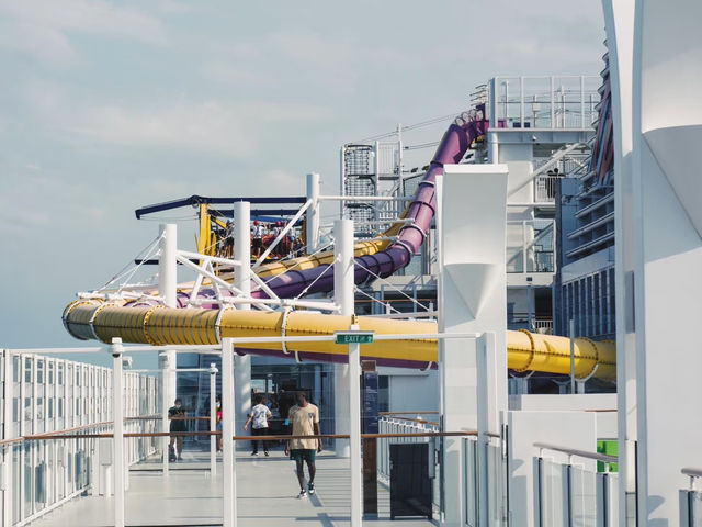 🌊 This is not a hotel. It’s a floating palace.