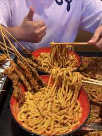 上海！！！新開嘅！！！  上海好食嘅東北老式麻辣燙開新店啦！就喺大木橋路呢邊，試業就已經要排隊，超級火