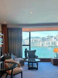 HK帶娃旅遊，最愛係呢間可以對住大海游泳嘅嘉里酒店，簡直係帶娃首選，住過返尋味！ 