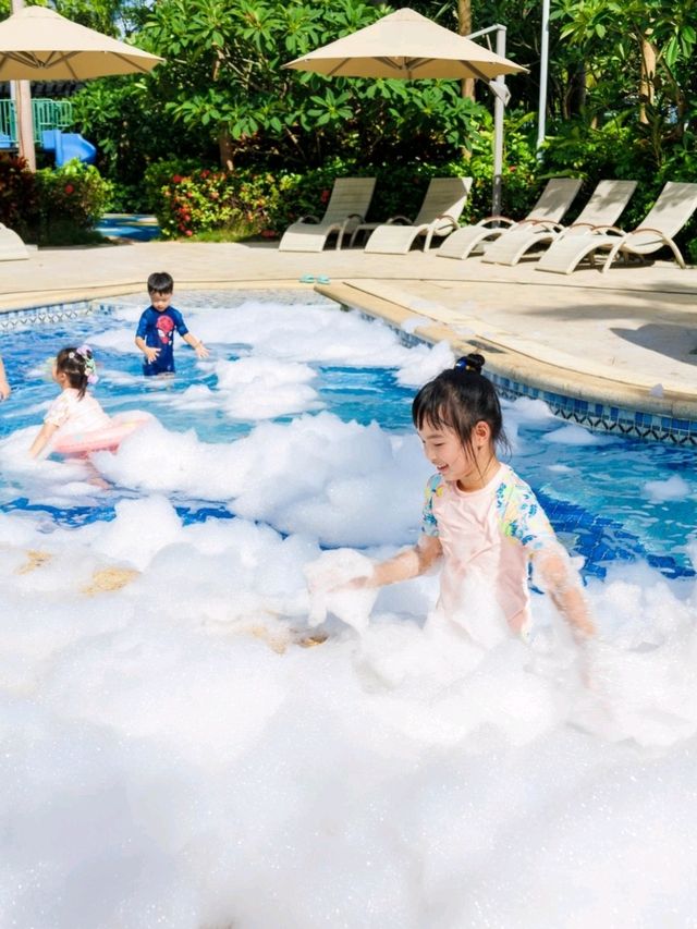  Family Escape in Tropical Paradise! 