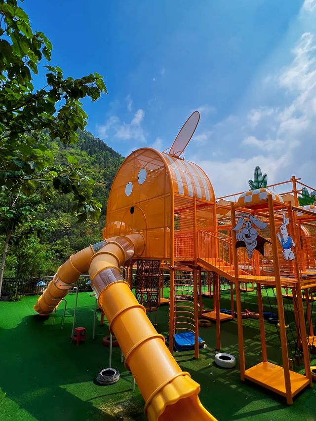 鄭州版「小九寨」，峽谷戲水摸魚，登山遠眺，萌寵樂園，樂趣無窮