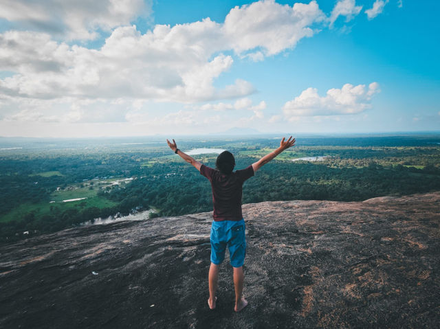 斯里蘭卡｜蒼穹之下，唯有一石