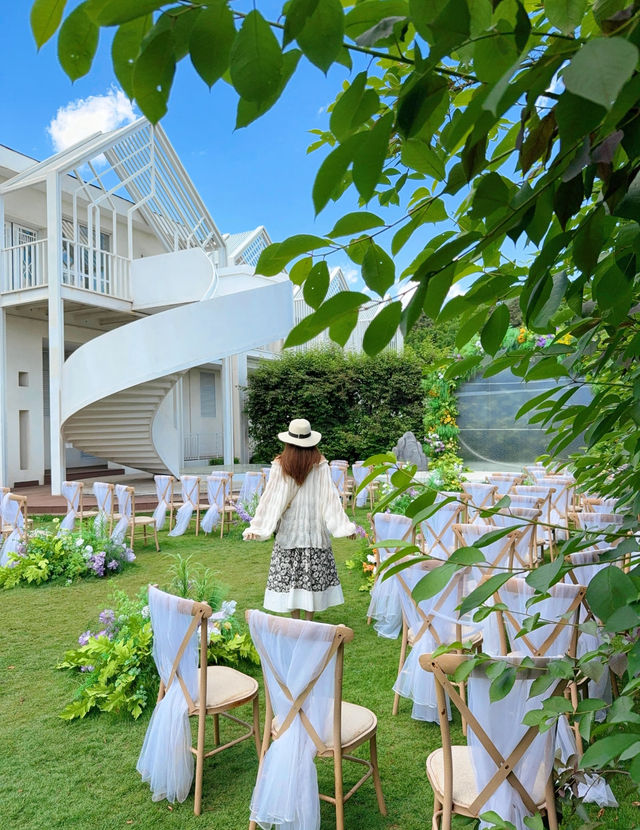 棋山攬秋韻，禧悅伴豪澤