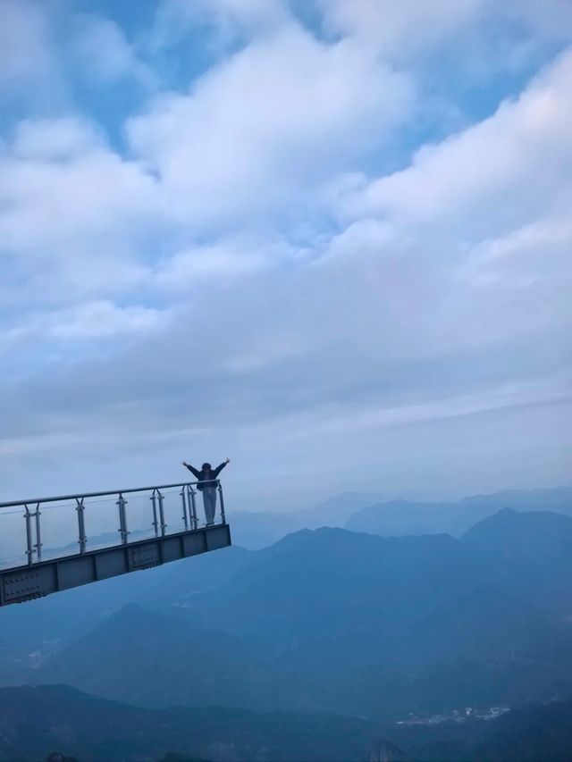 三清山悟道指南：一場與花崗岩峰林的雲端對話