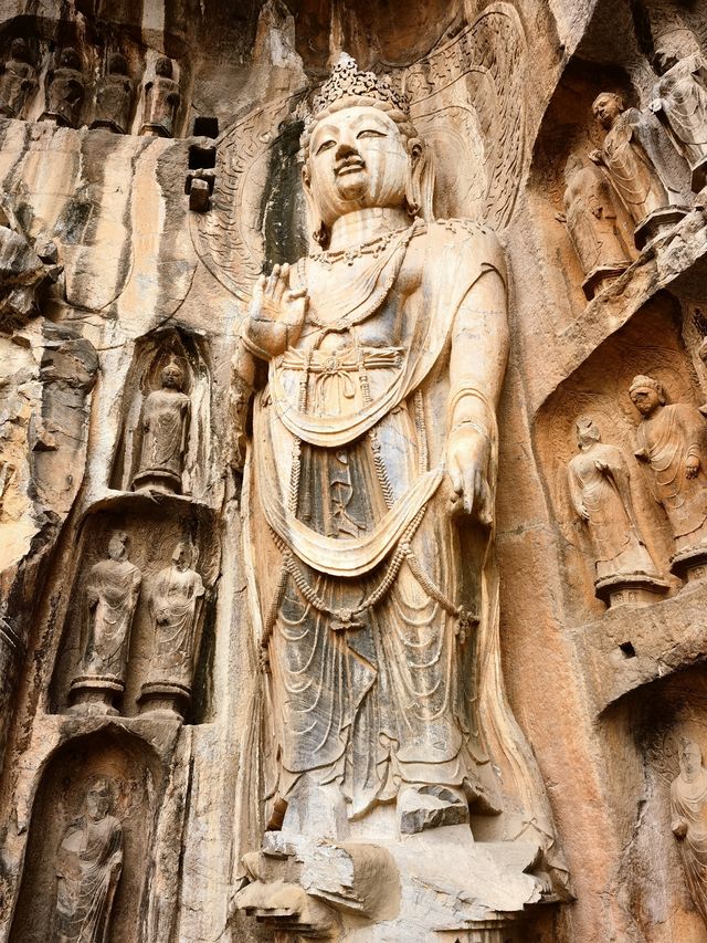 中國四大石窟之首——龍門石窟 中國四大石窟之首——龍門石窟