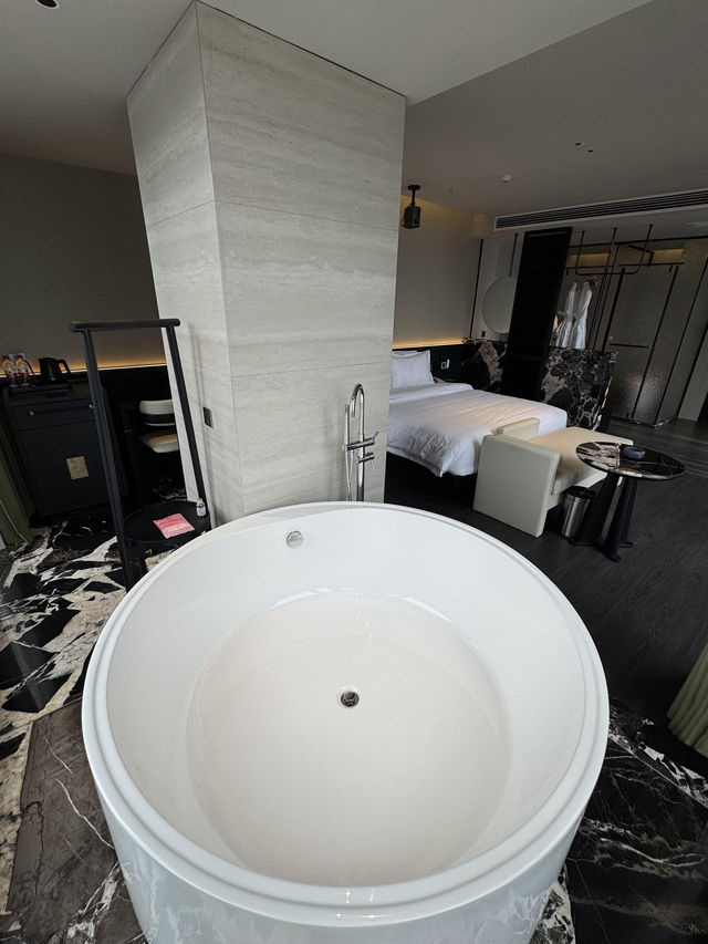 洲際旗下洲至奢選TFT酒店，51層雲端躺看兩江四岸