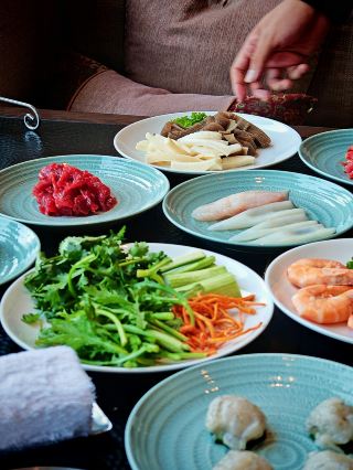 What's it like to eat a mini hot pot for 100 yuan at a five-star hotel in Changchun?