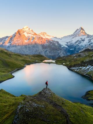 Hiked Switzerland for a week and took 1,000 photos! It's so beautiful it looks like another world!