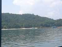 เกาะทะลุ