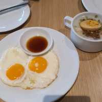 Breakfast at Ginger Holiday Inn Bangkok