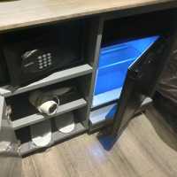 葵涌工廠區內的「荃灣絲麗酒店」