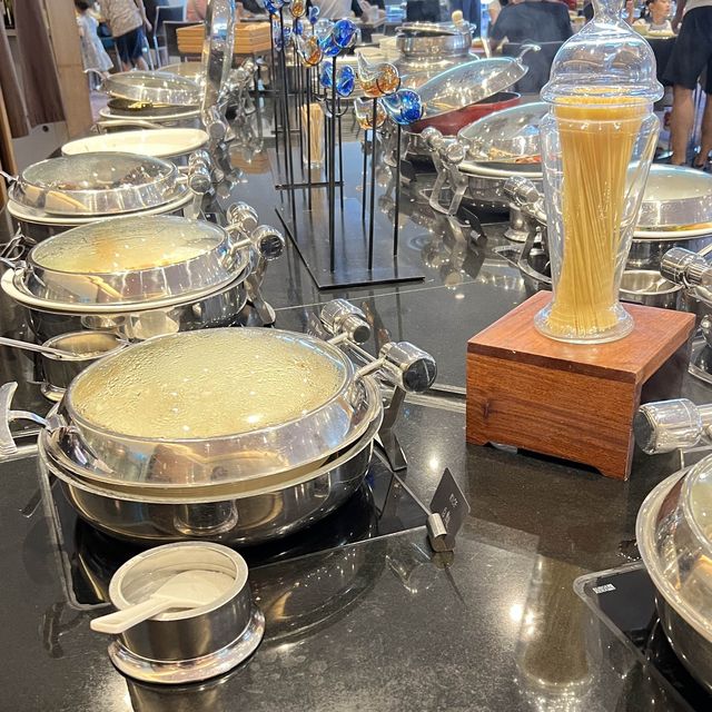 週末午市自助餐連小朋友自製pizza - 香港諾富特世紀酒店 週末午市自助餐連小朋友自製pizza - 香港諾富特世紀酒店