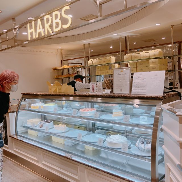 【この季節だけのメロンケーキ🍰