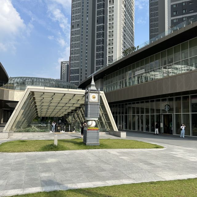 동탄 롯데백화점, 볼거리가 풍성하고 세련된 백화점
