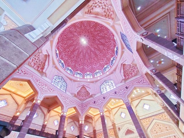 🕌 Rose Tinted Mosque in Malaysia