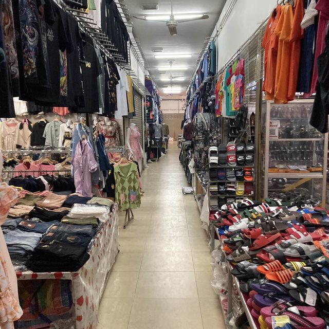 ウドムサイのタラートサオ　ルーサイ市場