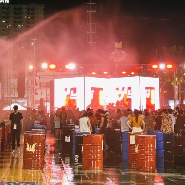หรอยสาด…สาดกันหน้าช็นทรัลหาดใหญ่💦