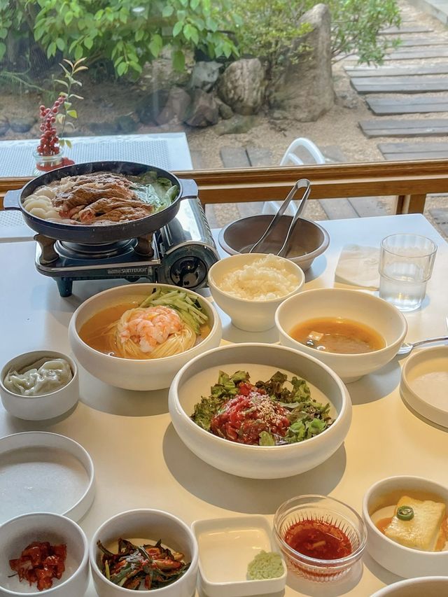 비주얼도 좋고 맛도 좋은 황리단길 한정식