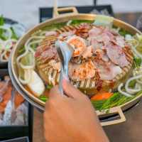 ลากแฟนไปนอนชิล🌊กินหมูกะทะริมทะเลที่พัทยากันค่า