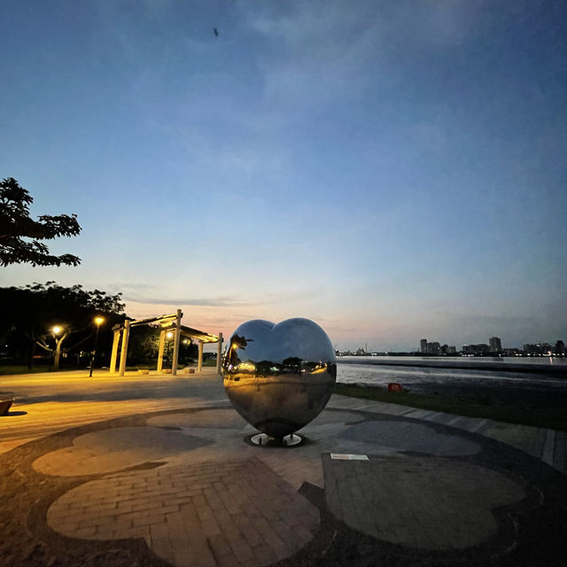 放暑假，來八里左岸公園玩