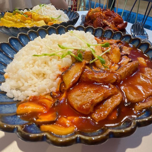 像真度極高既新派素食店 像真度極高既新派素食店