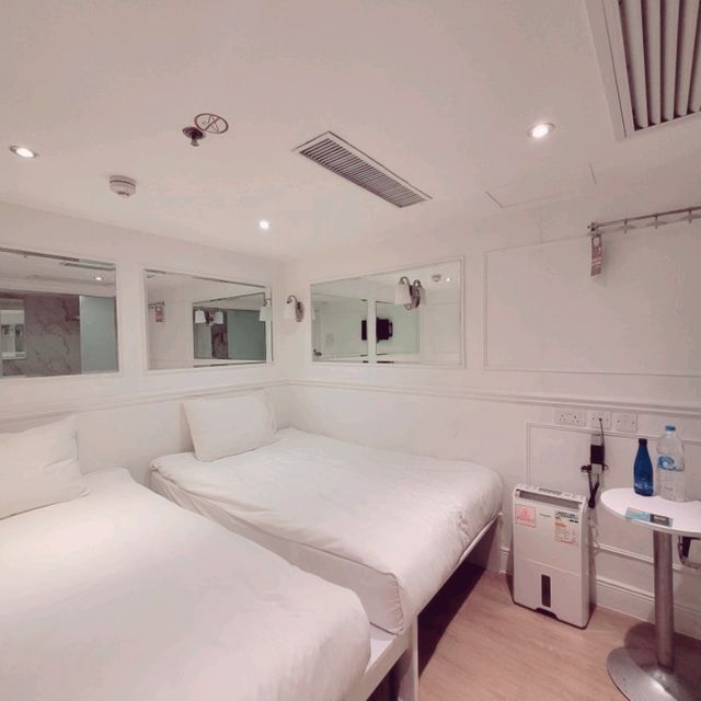 核心地帶銅鑼灣平價酒住宿 白色整潔迷你酒店