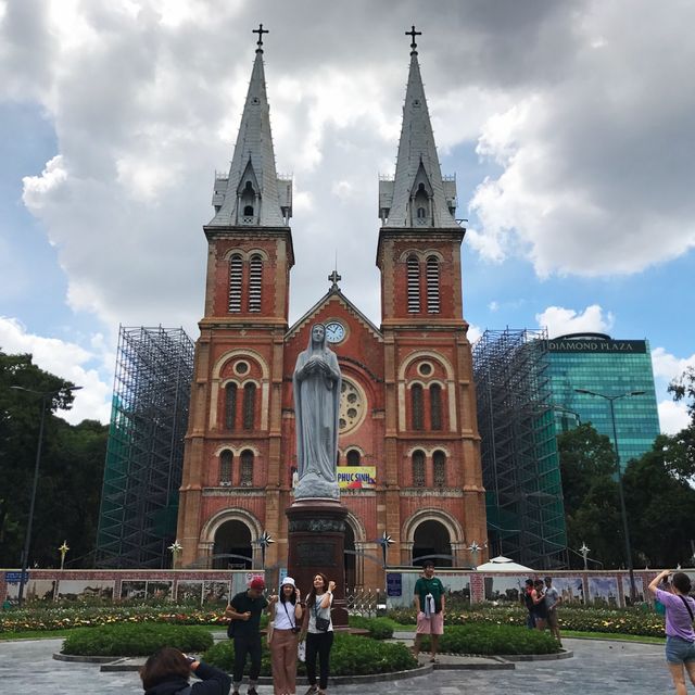 City walk in Ho Chi Minh 🌸🌼🌻