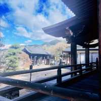 【長野県/美しい紅葉🍁と庭園を縁側から眺められるお寺】