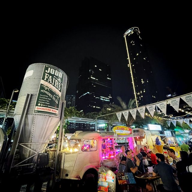 Bangkok's best night market: Jodd Fairs