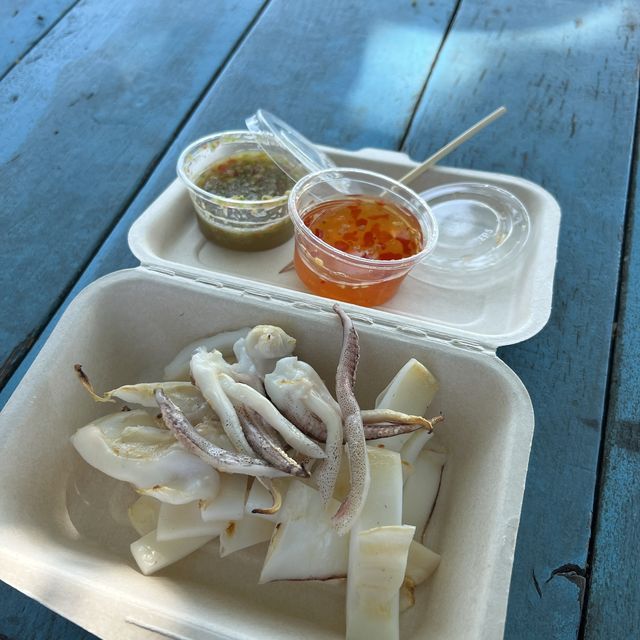 กินหมึกแดดเดียว นั่งชิวๆริมทะเล ที่หาดคุ้งวิมาน
