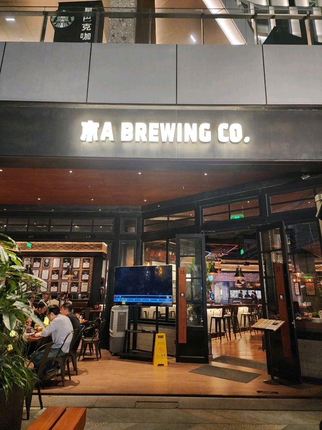 以美食餐飲為主打的商場