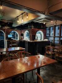 旺角新開貓貓餐廳之meowtini  cat  cafe  &  bar