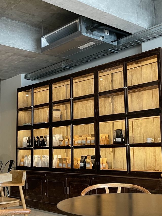 最和諧清新Iced Latte｜清邁必飲隱藏咖啡店🩶