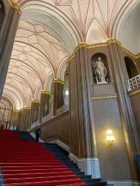 Rotes Rathaus: Berlin’s Living Legacy ✨