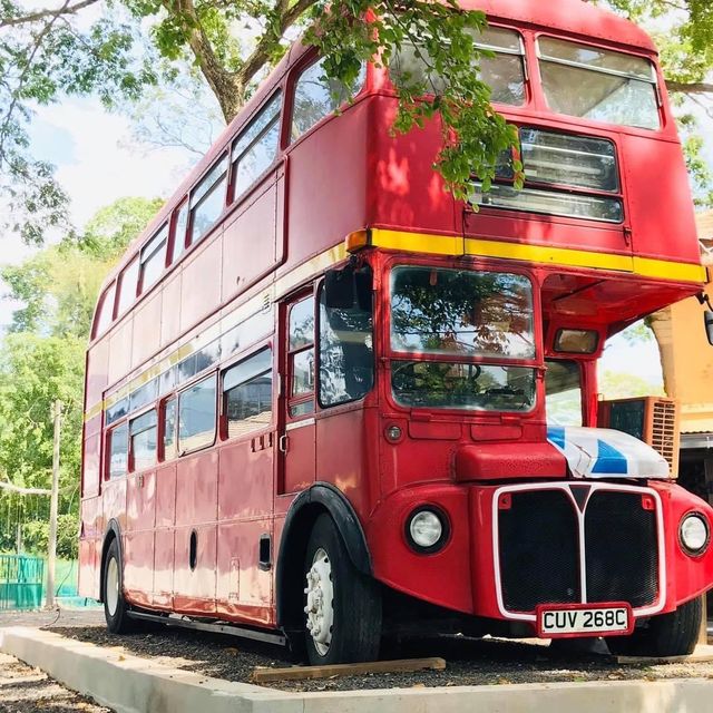 PD London Bus Retro Village