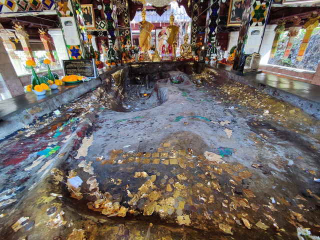 กราบสักการะ รอยพระพุทธบาทเก่าแก่ที่สุดในไทย 🇹🇭
