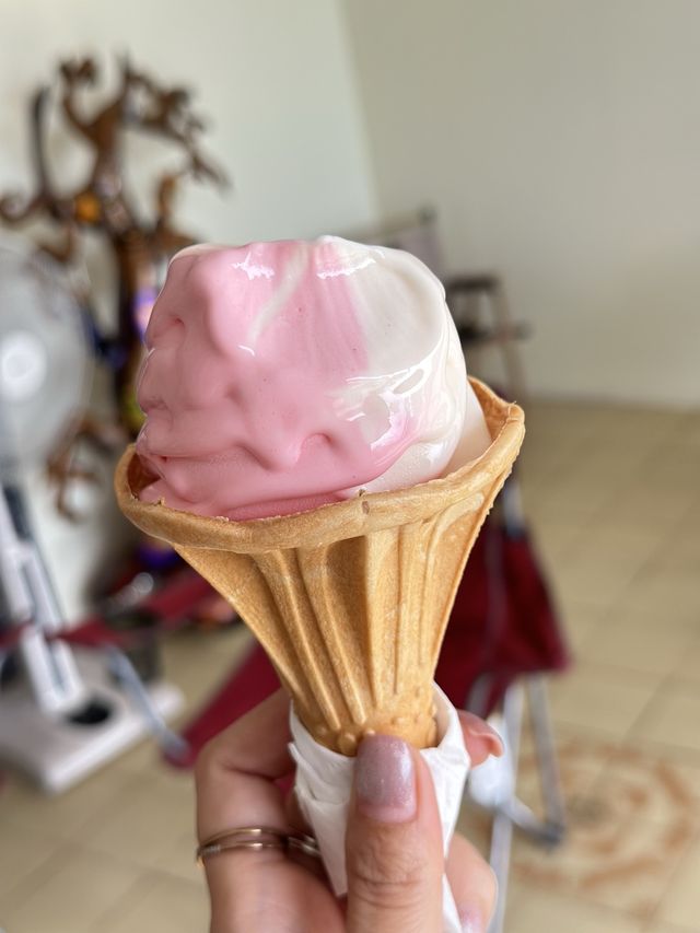 ร้านไอติม soft soft สุดคิ้วท์ 🍦😋