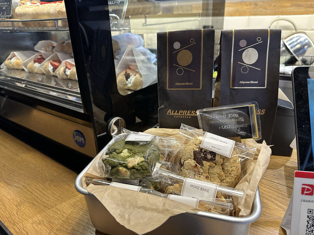 東京・門前仲町。『MONZ CAFE』の苺アンドック