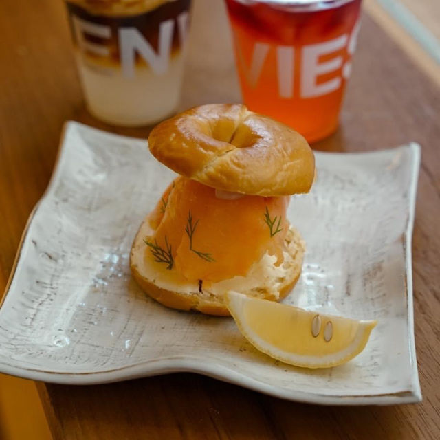 คาเฟ่มินิมอลย่านตลาดน้อย  🤎🥨🍞