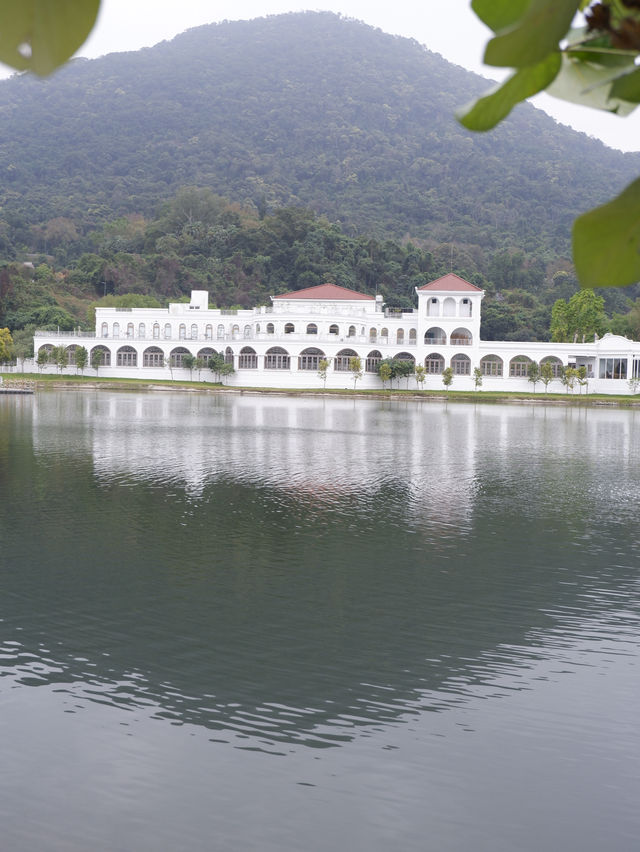 「春暖花開•年月燦爛」Lake House活動