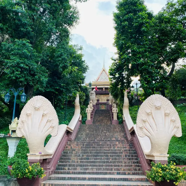 Oldest and tallest temple in Phnom Penh 🇰🇭