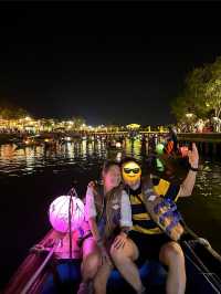 🇻🇳夜遊會安古城👍🏾浪漫小船放燈籠🏮