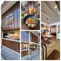 Thong Smith Ari: Thai Boat Noodle